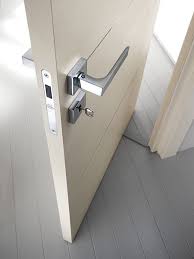 Ceres Porte D Entree Massive Sur Pivot Atelierbertoli Design Production En 2020 Porte Coulissante Galandage Porte Battante Portes Contemporaines