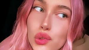 1 die aktuellsten blondtöne 2021 der stars: Nur Filter Justin Teilt Foto Von Hailey Mit Bunten Haaren Promiflash De