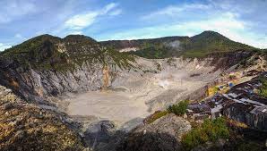 This is just one of the solutions for you to be. Cerita Gunung Tangkuban Perahu Singkat Singkat Cerita Keduanya Menjalin Cinta Dan Suatu Hari Mereka Saling Bersandar Mesra