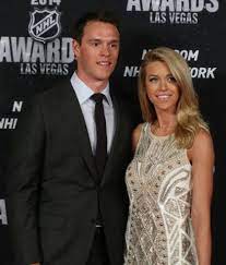 That is the word to describe pro hockey player jonathan toews' girlfriend! J4yhws0mkkjyum