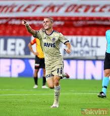 Avrupa'nın da önde gelen gelen büyük kulüplerinden bir tanesi. Fenerbahceli Dimitrios Pelkas In Sevgilisi Sosyal Medyayi Salladi Gol Sevinci Onaymis Galeri Takvim