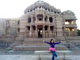 Sas Bahu Ka Mandir Temple In Gwalior Fort Area Gwalior Incredible India Fort Places To Visit