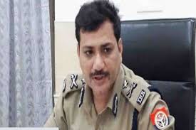 Recipient of padma shri & dr b c roy national award. Uttar Pradesh News Kanpur Ig Pays Fine For Not Wearing Mask In Public