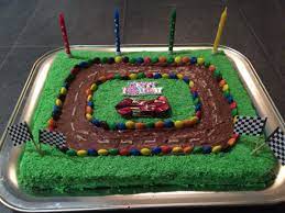 Weitere ideen zu cars kuchen, kuchen, auto torte. Pin Auf Kinder Basteln