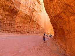 Leprechaun canyon, a tributary of north wash near lake powell, is a relatively long drainage with an unusual enclosed approach that narrows abruptly then splits into two main forks. Short Nontechnical And Free Leprechaun Canyon Is One Of Utah S Accessible Slot Canyon Hikes