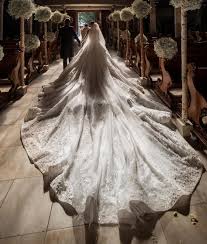 Traumhafte hochzeitskleider in riesiger auswahl. Hochzeitskleid Queen Victoria Kleid Hochzeit Hochzeitskleid Und Swarovski Hochzeitskleid