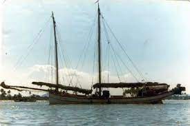 Jika dekat dengan pedagang parfum kemungkinan besar kita akan ikut wangi. Pembinaan Perahu Besar Di Bawah Kelolaan Muzium Negeri Terengganu Terengganu Hebat Perahu Besar Terengganu Serentak Dengan Itu Satu Peruntukan Telah Diwujudkan Di Bawah Kelolaan Jabatan Setiausaha Kerajaan Negeri Untuk Membeli