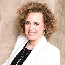 Deena Morris's Instagram, Twitter & Facebook