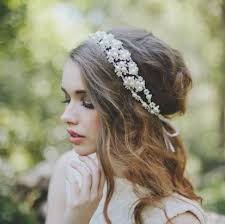 Long mariage quelle coiffure pour votre mariage les marieuses 80 idées pour le chignon mariage archzine. Quelle Coiffure De Mariage Adopter Pour Vos Cheveux Longs Yes I Do Mariage