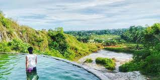Inilah 5 wisata hits di bogor yang wajib anda kunjungi di tahun 2021 diantaranya adalah taman fathan hambalang,chevilly resort. 24 Tempat Wisata Bogor Yang Paling Kekinian Dan Instagramable Merdeka Com