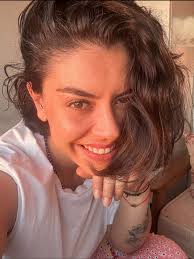 5 kg ile buradayım 🙃 pazartesi kendimize geliyoruz, o yüzden haftasonu ne  yapıyorsanız yapın! 💥