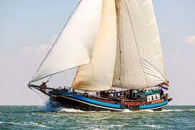 Motor yacht eendracht is a well sized superyacht. Eendracht Historische Zeilvaart