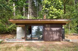 Tom kundig, a native seattle architect, set out to design and create a virtually indestructible weekend cabin. Olson Kundig Gulf Islands Cabin