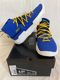 8 times stephen curry shocked the world. Steph Curry Youth Shoes Men S Fashion Footwear Sneakers On Carousell