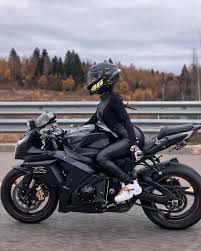 Katrin Auf Instagram Ist Es Schwierig Motorrad Zu Fahren Fahrrad Auf Bes In 2020 Sports Bikes Motorcycles Motorcycle Girl Motorbike Girl