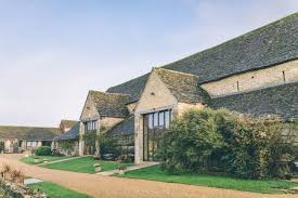 Great Tythe Barn Wedding Venue Review Tetbury Gloucestshire Tythe Barn Barn Wedding Barn Wedding Photos