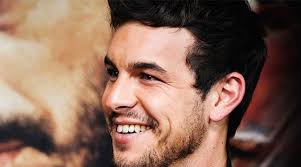 Born in la coruña, although very young, at just 4 years old, he left with his family to barcelona. Mario Casas Marital Status Mario Casas Personal Life Latest News