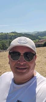 Albert Escoto's Instagram, Twitter & Facebook