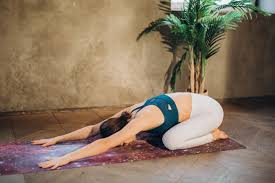 The yoga poses help your digestive tract to pass gas or stool easily. Yoga Poses To Help You Fart Freebiemnl