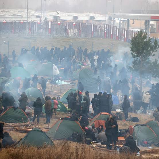 Polish minister warns Belarus border crisis could last months
