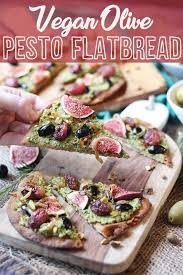 This Vegan Olive Pesto Flatbread With Olives From Spain Roasted Grapes And Figs Is A Per Healthy Holiday Appetizers Healthy Appetizers Easy Healthy Easy Vegan