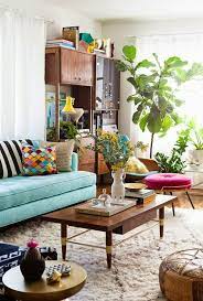 Decorando la sala con plantas le dan vida y la iluminan. Galeria De Fotos De Salas Decoradas Con Plantas Disenos De Salas Con Palmeras Plantas Ornamentale Bohemian Chic Living Room Chic Living Room Home Living Room
