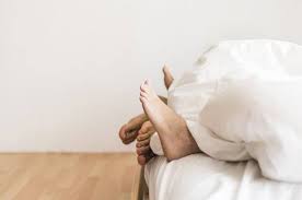 Gambar kartun suami istri berpelukan keren bestkartun. 10 Langkah Agar Hubungan Badan Makin Maksimal Dan Intim Theasianparent Indonesia