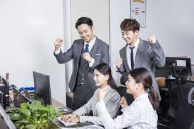 有些人见别人比自己好，就各种贬低、讽刺、打压……嫉妒过头终会害人害己-观海新闻