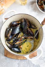 Mussels With White Wine Garlic Cream Recipe Mussels Recipe Easy Mussels Recipe Mussels Recipe White Wine
