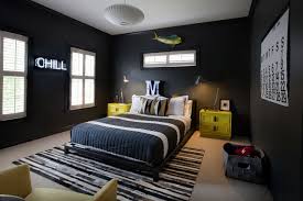 It has a distinct polished feel with the choice of colour schemes, furniture and interior accents. Simple Mens Bedroom Ideas Dekorasi Dinding Kamar Tidur Kamar Tidur Remaja Laki Laki Kamar Tidur Kecil