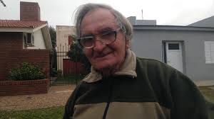 VIAJABA EN BICICLETA Y LO CHOCÓ UN AVIÓN