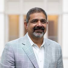 Send quick videos when calendars won't line up and you don't have time to type a wall of text. Karim Lakhani Stern Speakers