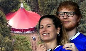 Some lesser known facts about ed sheeran does ed sheeran smoke?: Ed Sheeran Feiert Hochzeit Mit Cherry Seaborn Im Stil Eines Festivals