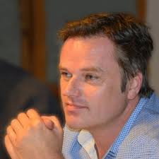 Luc tack bouwde een divers netwerk van vennootschappen uit, eerst met oostrowood, een producent van houten vloeren, later vooral met textielbedrijven zoals de weverijen ter molst en oostrotex. Grillet Rouwregister Commeyne