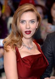 26 Celebrities Who Have Mastered The Art Of Strawberry Blonde Hair Strawberry Blonde Hair Color Strawberry Blonde Hair Blonde Hair Blue Eyes