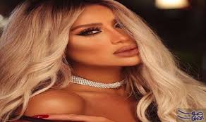 مايا دياب تستعرض مفاتنها في أحدث جلسة تصوير لها خضعت الفنانة اللبنانية مايا دياب لجلسة تصوير جديدة بعدسة المصور شربل بو م Hair Styles Beauty Long Hair Styles