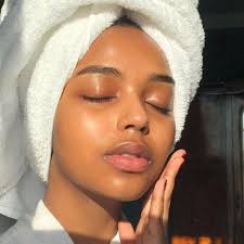 How to Use Salicylic Acid and Retinol in Your Skincare Routine to Clear  Your Skin and Fight the Signs of Aging