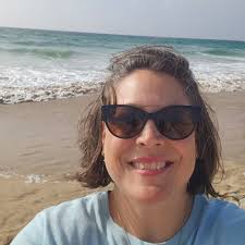 Hi there, Do you have a child booster seat floating around, that I could  buy or borrow off you? Needed for Wednesday. Doesn't have to be fancy.  Thanks lovelies x