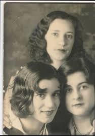 Carmen Martín Henares, Bella Martín Solis, and a friend, c. 1930