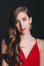 Elizabeth Hetherington's Instagram, Twitter & Facebook