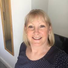 Can anyone recommend somewhere for lash tint & brow shape/lamination &  tint. My choice would be ML Beauty but she is chocker