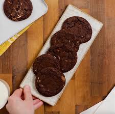 Subway Has Revealed How To Make Its Mouth Watering Double Choc Chip Cookies At Home In 2020 Choc Chip Cookies Chocolate Chip Cookies Ingredients Subway Cookie Recipes