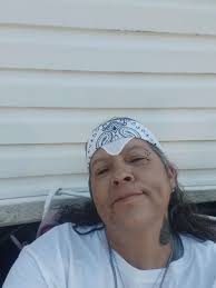 Should Native American men be allowed to wear their hair long at school?