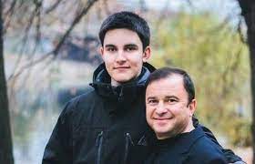 О том, что он стал отцом, павлик сообщила на своей странице в. Viktor Pavlik Pokazal Syna Nezadolgo Do Smerti Foto I Video
