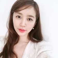 Once again, have to give thanks to kim jong kook and yoon eun hye supporters for compiling and creating all these this even though he has been with the same woman for 10 years and married her this year. Yoon Eun Hye Biography Height Life Story Super Stars Bio