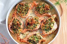 Oltre che fresco in commercio si trova affumicato ed è per questo che le ricette con salmone possono essere molto varie. Secondi Piatti Il Filetto Di Salmone In 10 Ricette Da Provare