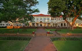 À cause de l'éclaboussement des chutes victoria la forêt de pluie est la seule dans le monde qui pleut 24 7 chaque semaine. The Victoria Falls Hotel Victoria Falls Simbabwe The Leading Hotels Of The World