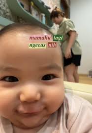 Pumping ASI Tenang dengan Alat Handsfree