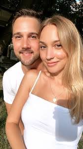 Dana Halpin's Instagram, Twitter & Facebook