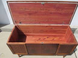 Lane also made chests in a traditional antique style, such as queen anne, even if they were made in the 1920s. Vintage Lane Cedar Chest Style 2248 13 With Basket Weave And Drawer 1823386052
